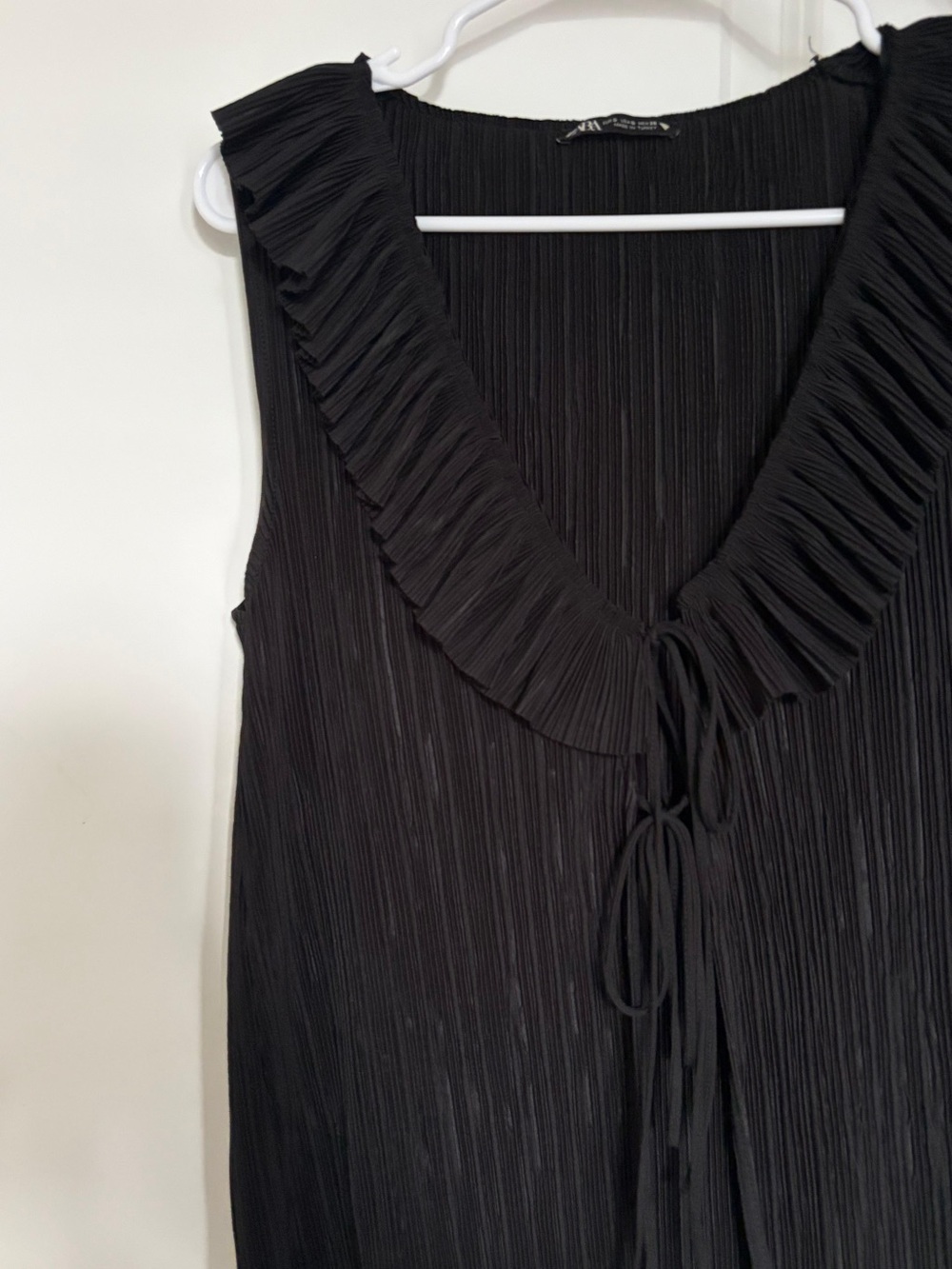 Zara Black Pleated V-Neck Tie-Front Camisole